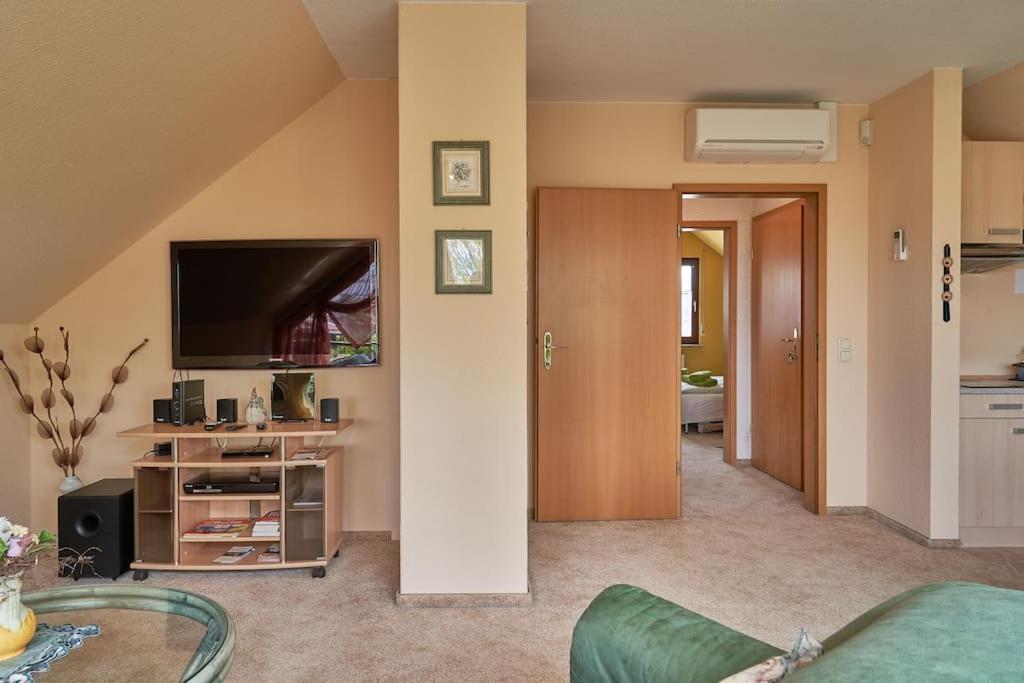 Ferienwohnung Am Stadtrand Von Berlin Neu Buch エクステリア 写真